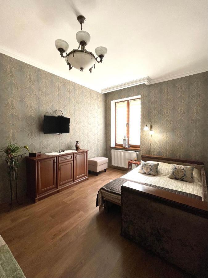 Apartment On Franka Lviv Exterior photo