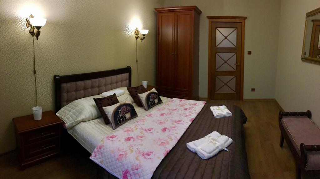 Apartment On Franka Lviv Exterior photo